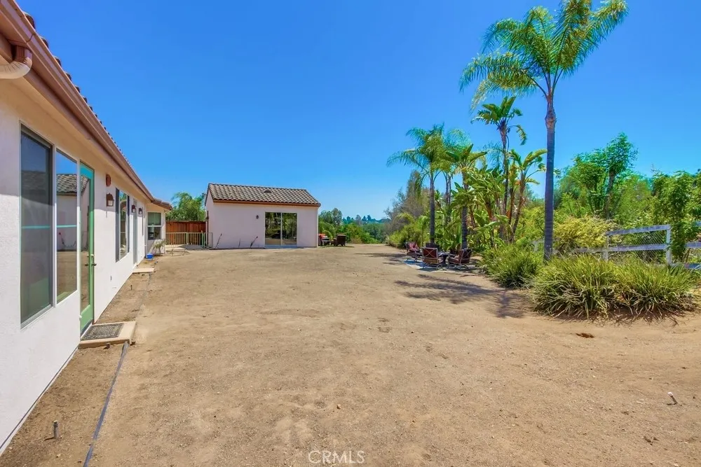 Fallbrook, California 92028, United States, 5 Bedrooms Bedrooms, ,4 BathroomsBathrooms,Residential,Active,189799