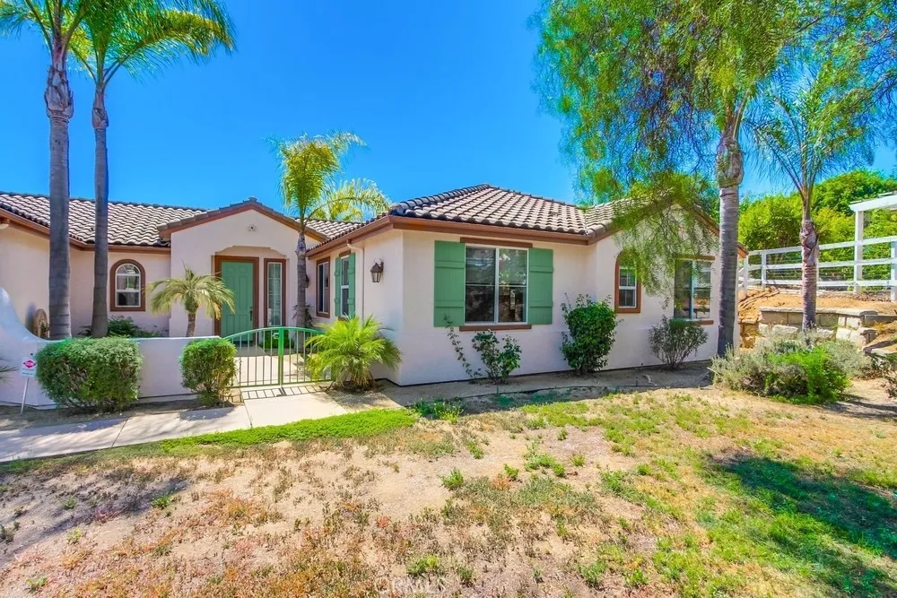 Fallbrook, California 92028, United States, 5 Bedrooms Bedrooms, ,4 BathroomsBathrooms,Residential,Active,189799