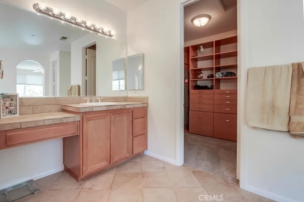 Fallbrook, California 92028, United States, 5 Bedrooms Bedrooms, ,4 BathroomsBathrooms,Residential,Active,189799