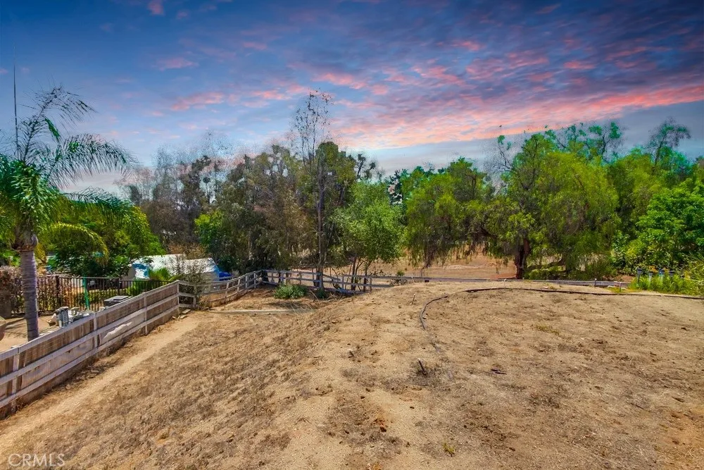 Fallbrook, California 92028, United States, 5 Bedrooms Bedrooms, ,4 BathroomsBathrooms,Residential,Active,189799