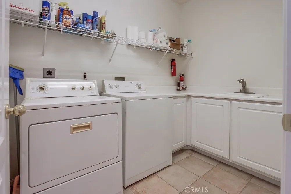 Fallbrook, California 92028, United States, 5 Bedrooms Bedrooms, ,4 BathroomsBathrooms,Residential,Active,189799