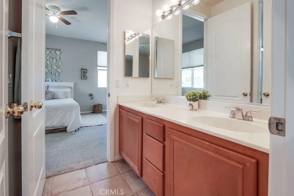 Fallbrook, California 92028, United States, 5 Bedrooms Bedrooms, ,4 BathroomsBathrooms,Residential,Active,189799