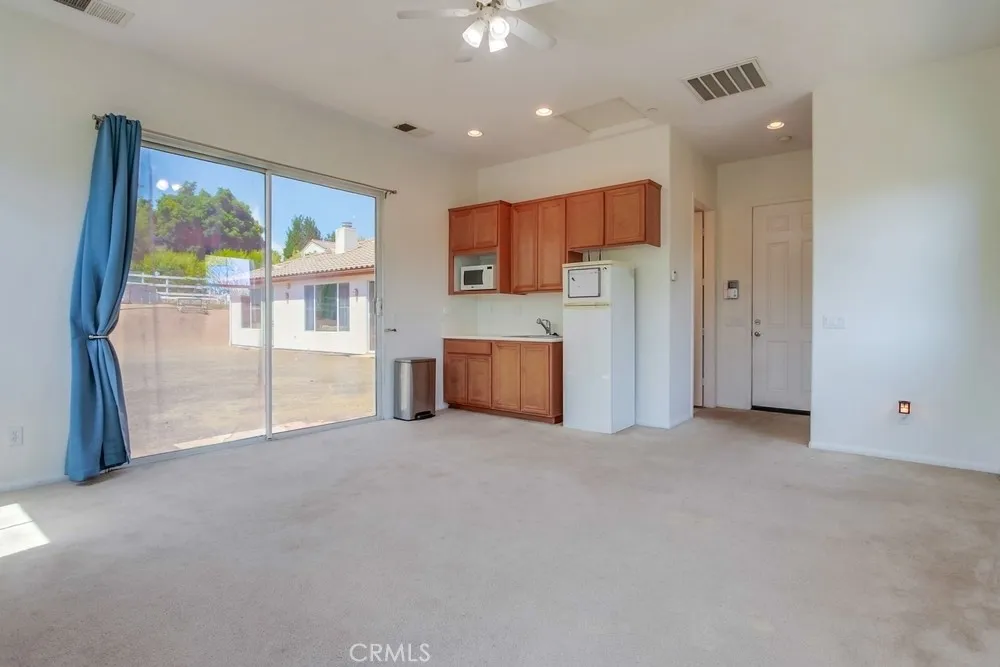 Fallbrook, California 92028, United States, 5 Bedrooms Bedrooms, ,4 BathroomsBathrooms,Residential,Active,189799