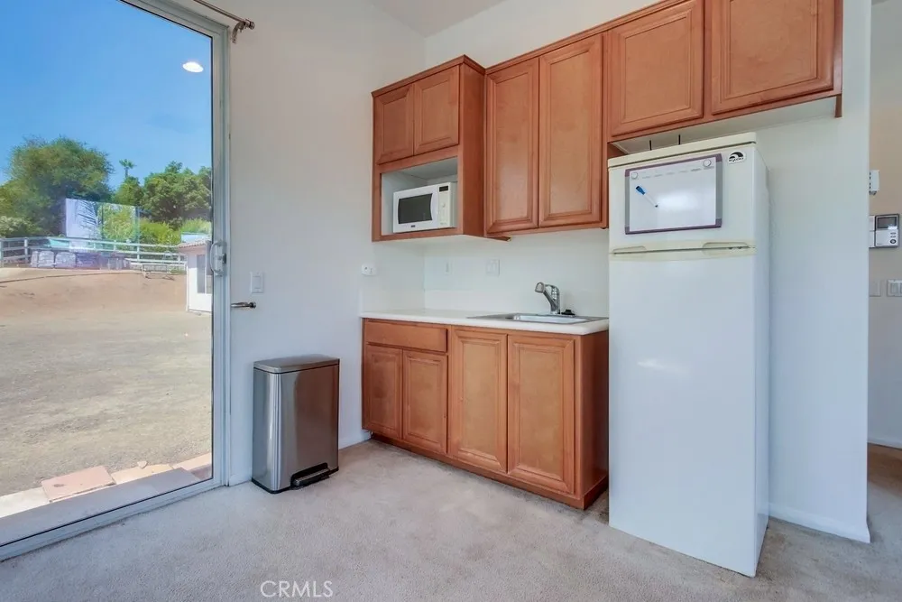 Fallbrook, California 92028, United States, 5 Bedrooms Bedrooms, ,4 BathroomsBathrooms,Residential,Active,189799