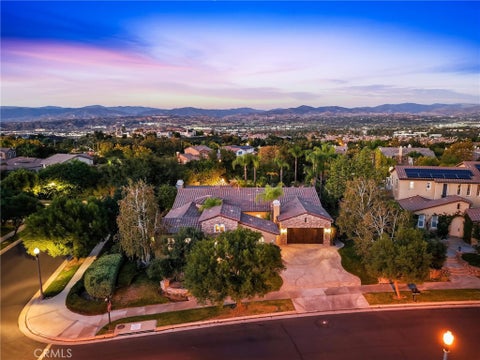 Photo of 26584 Oak Terrace Place, Valencia, CA 91381 (MLS # SR26224736)