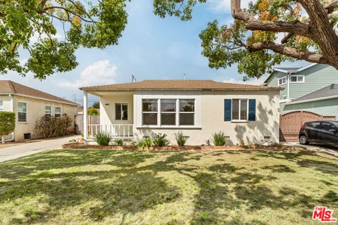 Photo of 7869 Croydon Avenue, Los Angeles, CA 90045 (MLS # 26995527)