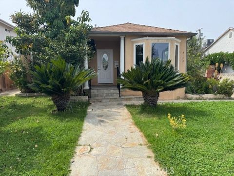 Photo of 5133 Hesperia Ave, Encino, CA 91316 (MLS # SR26068038)