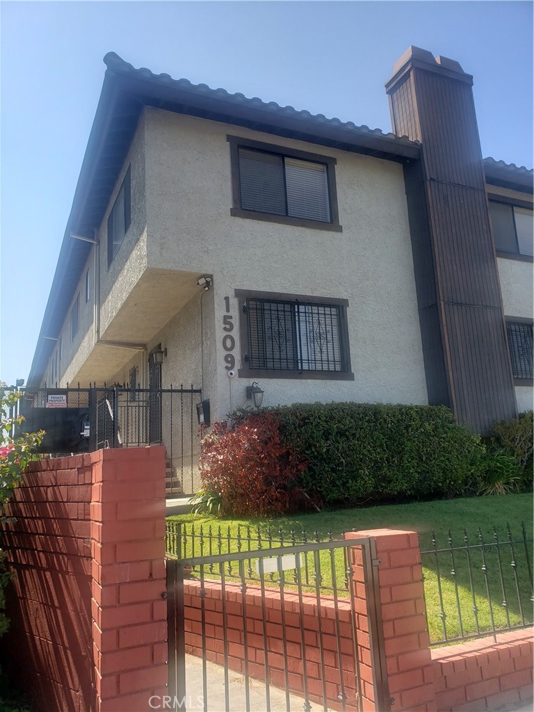 Nice, Quiet and convenience location, 2-year new water proofing laminated floor. 2-year new air condition Unit, 2-year new appliances including gas stove, dishwasher, refrigerator, washer and dryer etc. All interior wall were painted 2-year ago, very good condition condo. 3 Bedrooms with 2.5 baths and two car garage with remote control unit for garage door. Close to restaurants, store for shopping.