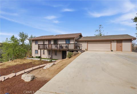 Photo of 26201 Cumberland Rd, Tehachapi, CA 93561 (MLS # SR26179516)