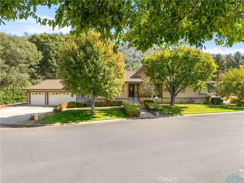 8656 Paradise Valley Boulevard