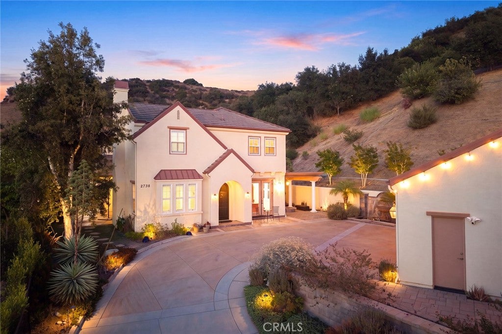 2738 Sleepy Hollow PL