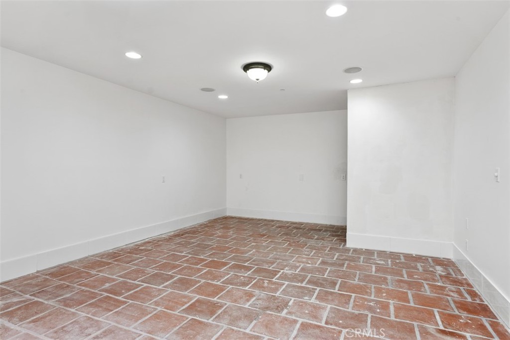 Beach Road Custom (BR) - Residential Lease
