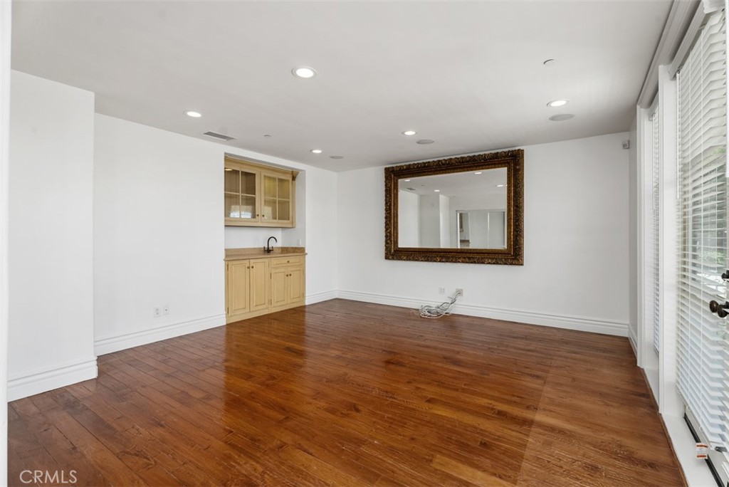 Beach Road Custom (BR) - Residential Lease