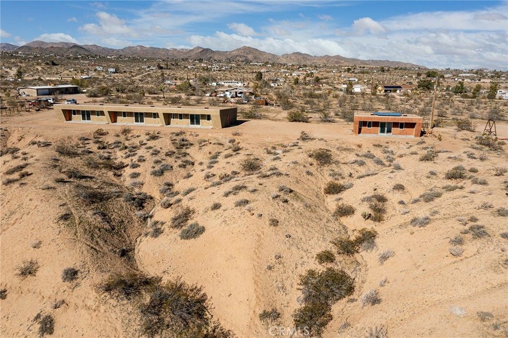 Photo of 811 Tahoe Lane, Yucca Valley, CA 92284 (MLS # JT25280755)