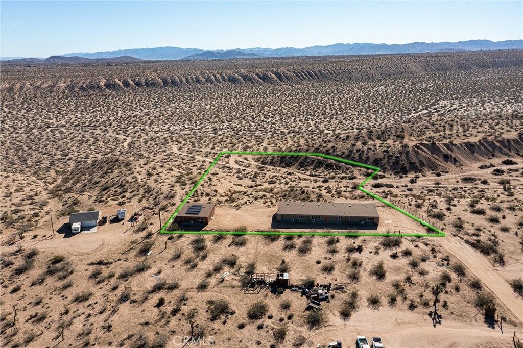 Photo of 811 Tahoe Lane, Yucca Valley, CA 92284 (MLS # JT25280755)