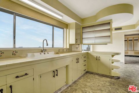 Tiny photo for 1682 Larco Way, Glendale, CA 91202 (MLS # 26669225)