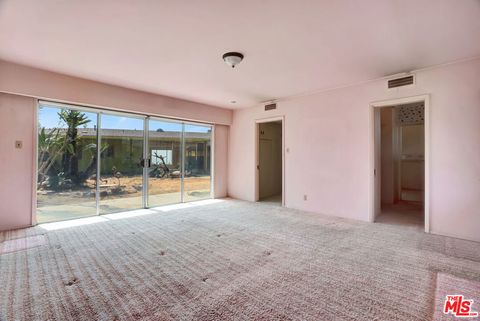 Tiny photo for 1682 Larco Way, Glendale, CA 91202 (MLS # 26669225)