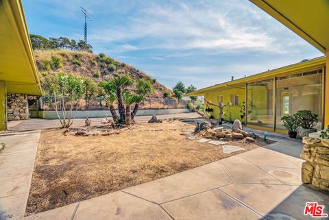 Tiny photo for 1682 Larco Way, Glendale, CA 91202 (MLS # 26669225)
