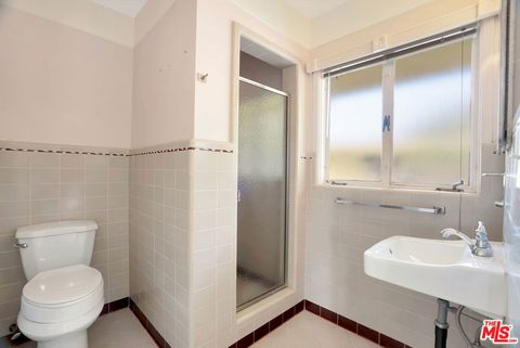 Tiny photo for 1682 Larco Way, Glendale, CA 91202 (MLS # 26669225)