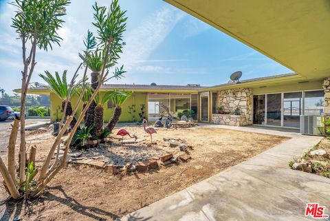 Tiny photo for 1682 Larco Way, Glendale, CA 91202 (MLS # 26669225)