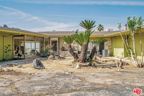 Tiny photo for 1682 Larco Way, Glendale, CA 91202 (MLS # 26669225)