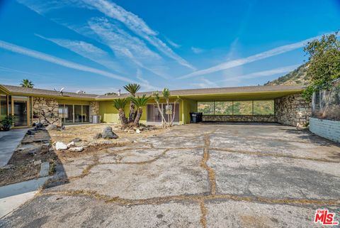Tiny photo for 1682 Larco Way, Glendale, CA 91202 (MLS # 26669225)