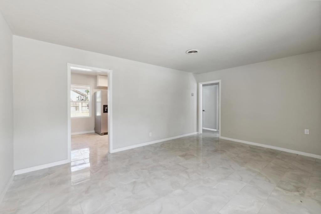 1087 Souza Street