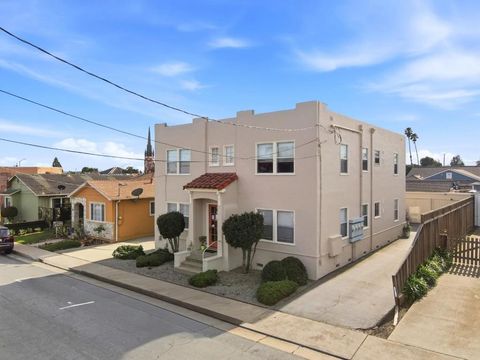 Photo of 15 Eastern Drive, Watsonville, CA 95076 (MLS # ML82037163)