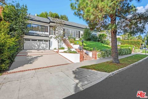 Photo of Los Angeles, CA 90024 (MLS # 26799661)