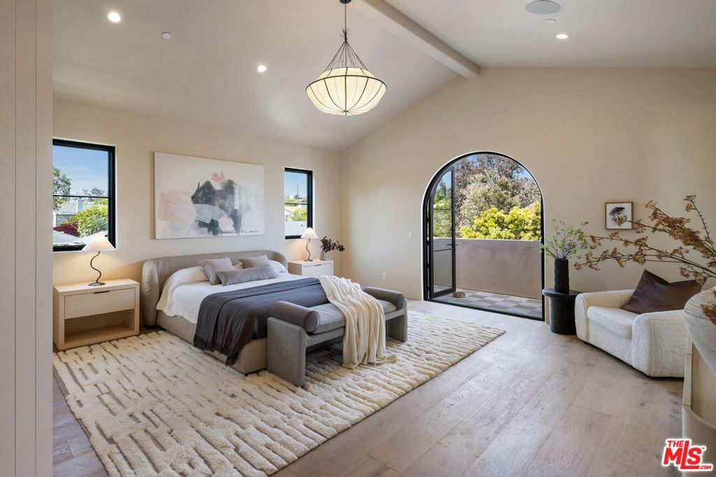 listing image 130725288057715919074