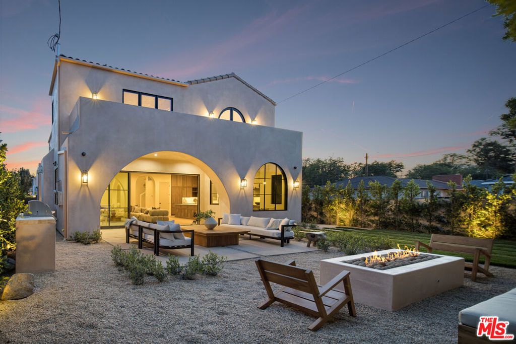 listing image 130727553229282672511