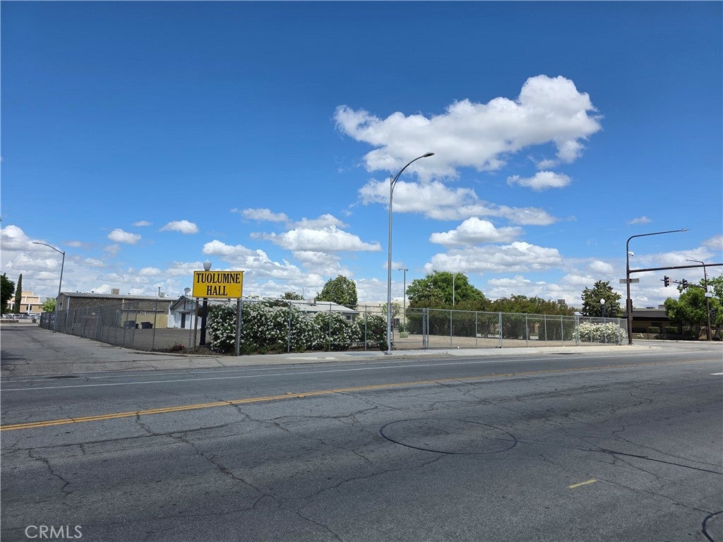 1445 Tuolumne St, Fresno, CA 93706