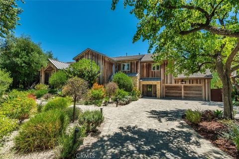 Photo of 5207 SADDLE CREEK Road, Hidden Hills, CA 91302 (MLS # SR26094581)