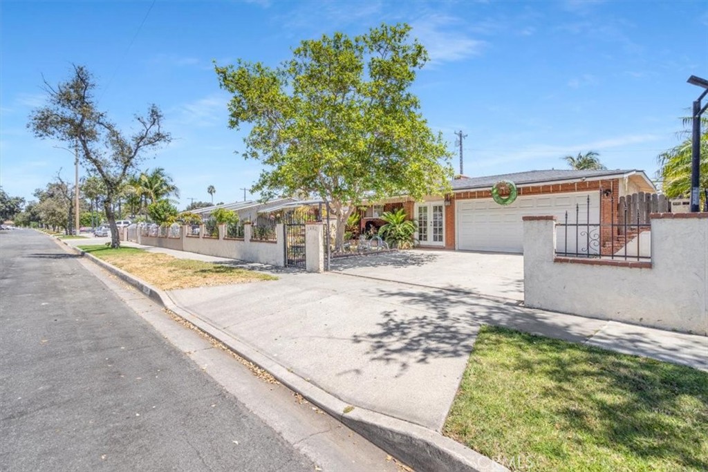 1401 S Joane Way