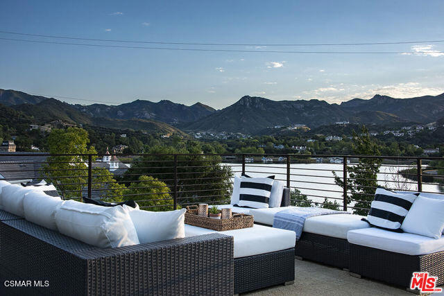 290 Lake Sherwood Drive