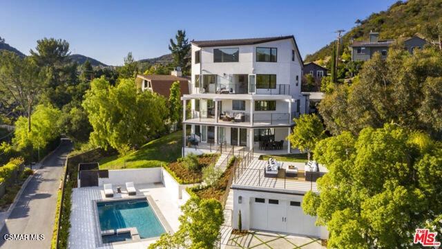 290 Lake Sherwood Drive