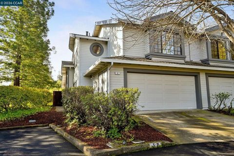 Photo of 52 Garden View Ln Ln, Pleasant Hill, CA 94523 (MLS # 41130060)