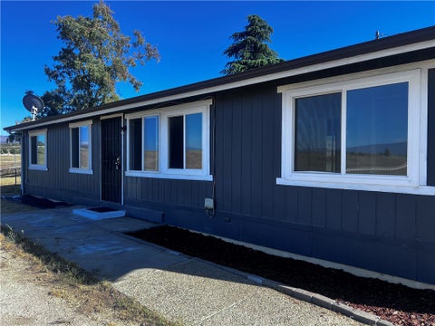 Photo of 49215 Meadowview Way, Aguanga, CA 92536 (MLS # IV26139038)