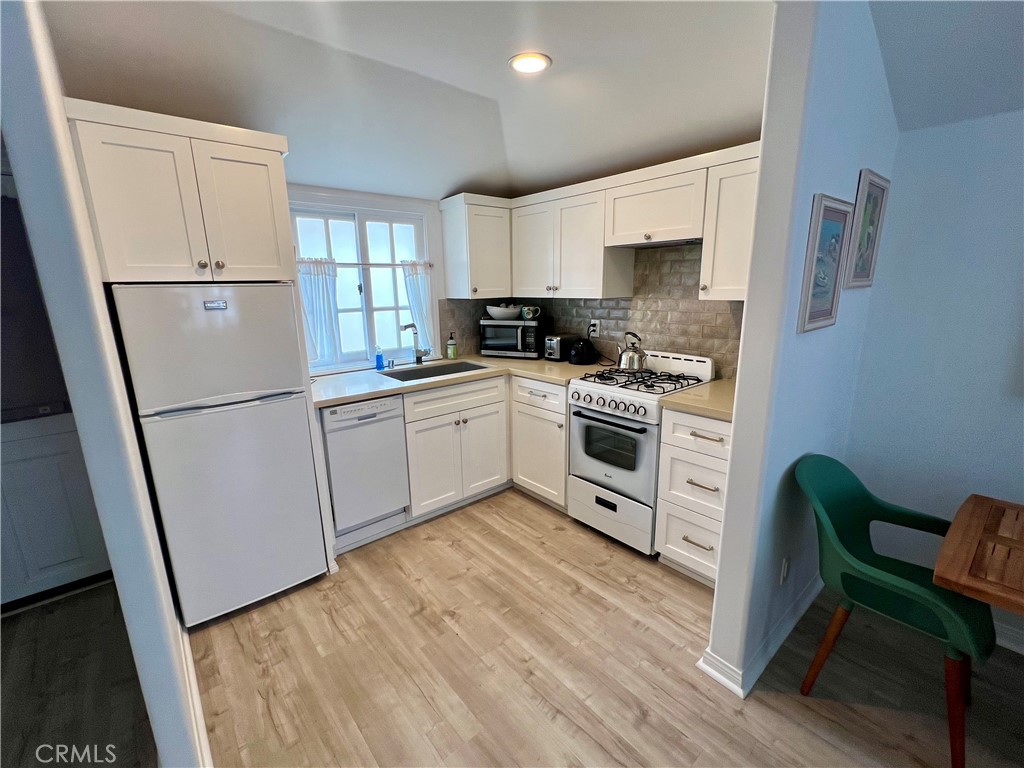 207 1/2 Emerald Avenue