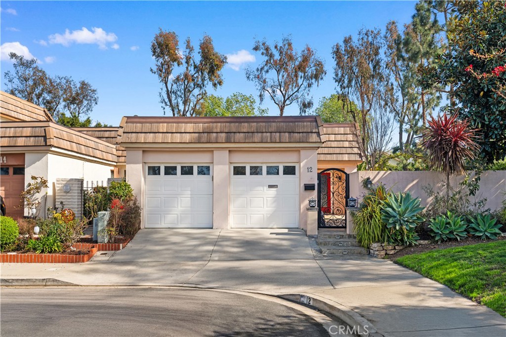 Welcome to this beautifully remodeled single-story corner home in the heart of prestigious University Park. Designed with modern elegance and everyday comfort, this home offers:
Fully Upgraded Interior – Open floor plan with skylights, crown molding, and stone floors
Gourmet Kitchen – Sleek island, custom cabinets, premium appliances .
Spacious Living – Bright family room with fireplace, indoor-outdoor flow
Outdoor Oasis – Large landscaped yard with BBQ, fridge & entertaining area
Resort-Style Community – Pools, spas, tennis & volleyball courts, greenbelts, walking trails
Top Irvine Schools
Prime location, turnkey condition, and a perfect blend of style & comfort. Don’t miss this rare opportunity!