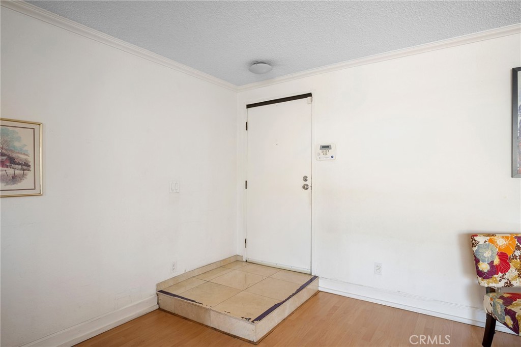 515 N Jackson Street 206