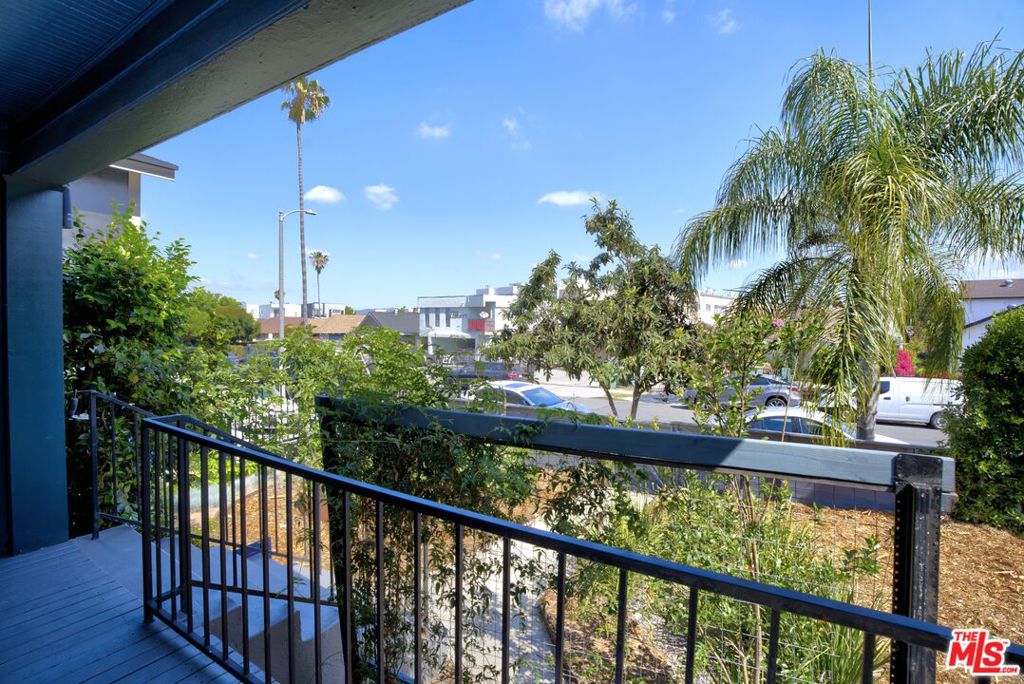 4804 Mascot Street