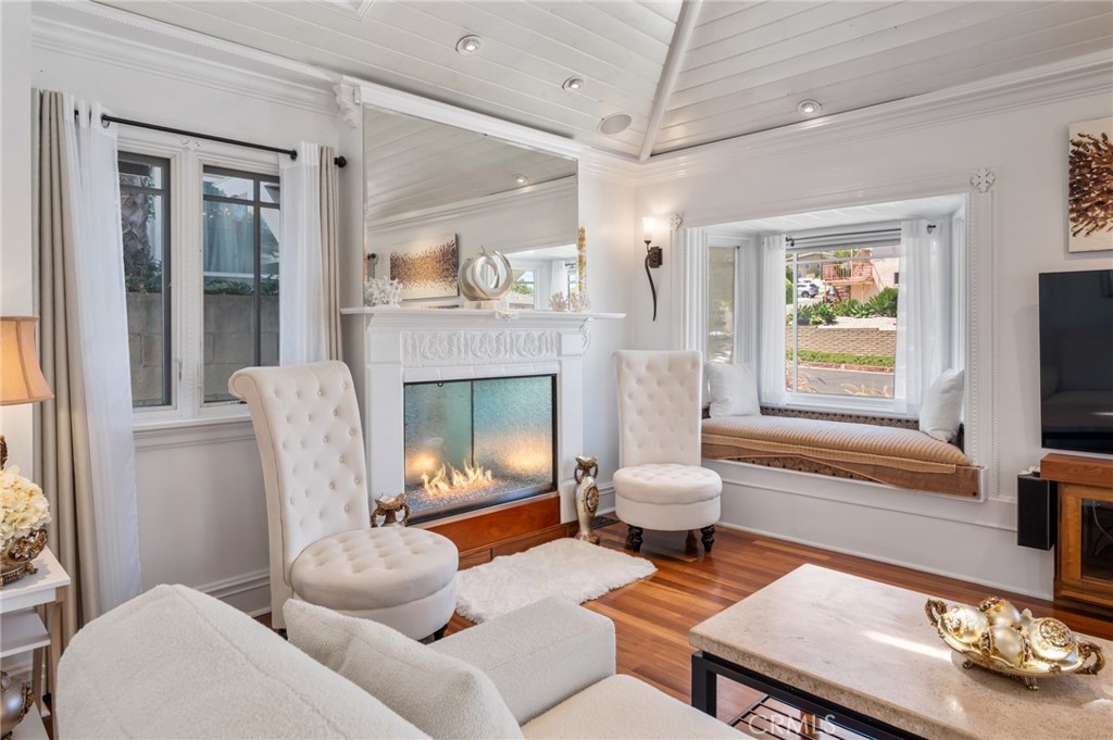 1285 W 23rd Street