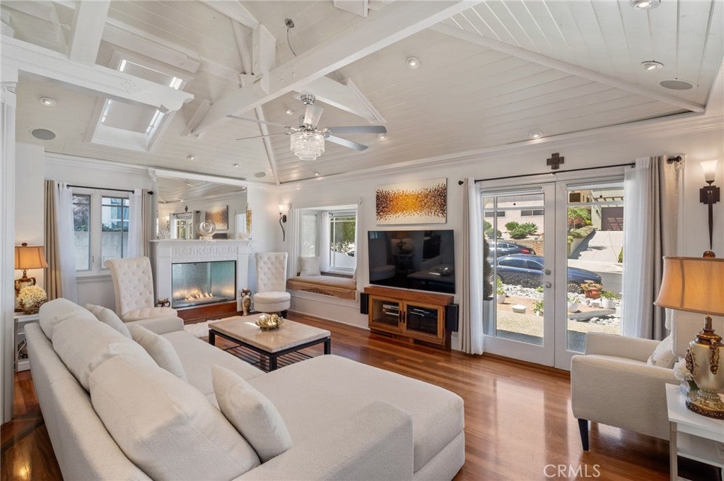 1285 W 23rd Street