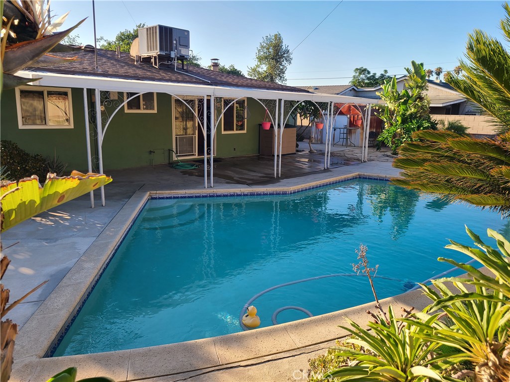 6623 Lessie Lane