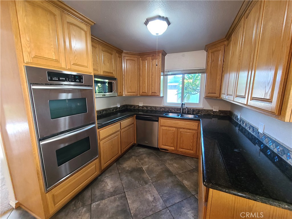 6623 Lessie Lane