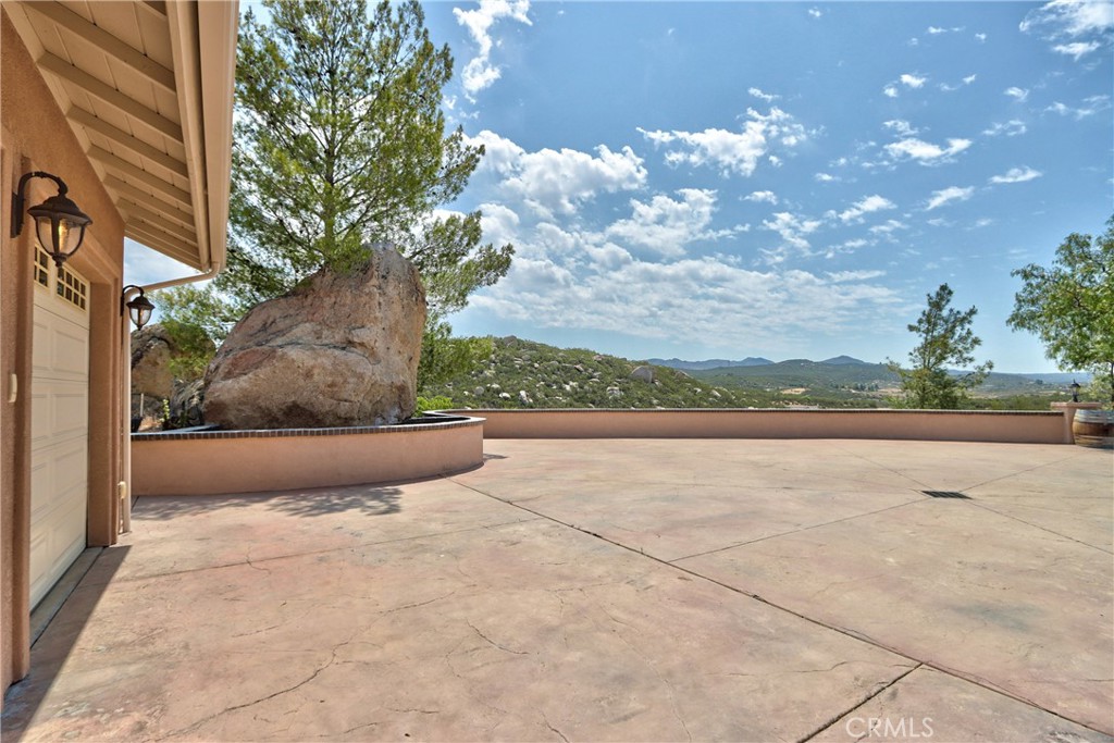 42405 Rolling Hills Drive