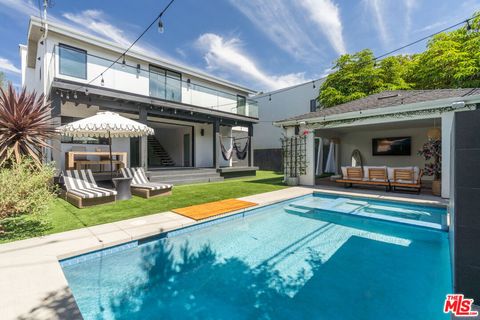 Photo of 3207 Thatcher Avenue, Marina Del Rey, CA 90292 (MLS # 25584583)