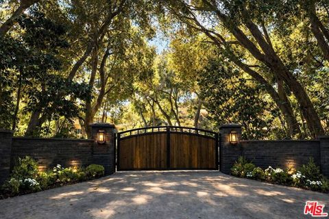 Photo of 730 Crater Camp Drive, Calabasas, CA 91302 (MLS # 26660803)