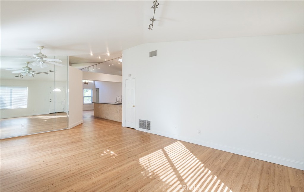 Campus Hills (Classic) (341) - Residential Lease